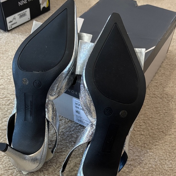 Worthington Metallic Silver Bow Slingback Heels - Picture 5 of 13